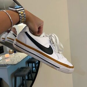 Nike Women's Court Legacy Next Nature Shoes Size 7.5